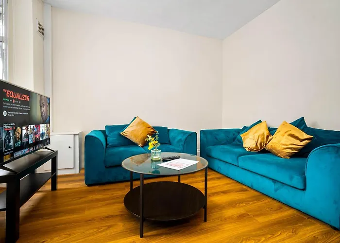 3 Bed House For Contractors & Families And Free Parking